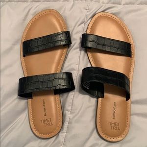 Tan sandals with black straps- memory foam
